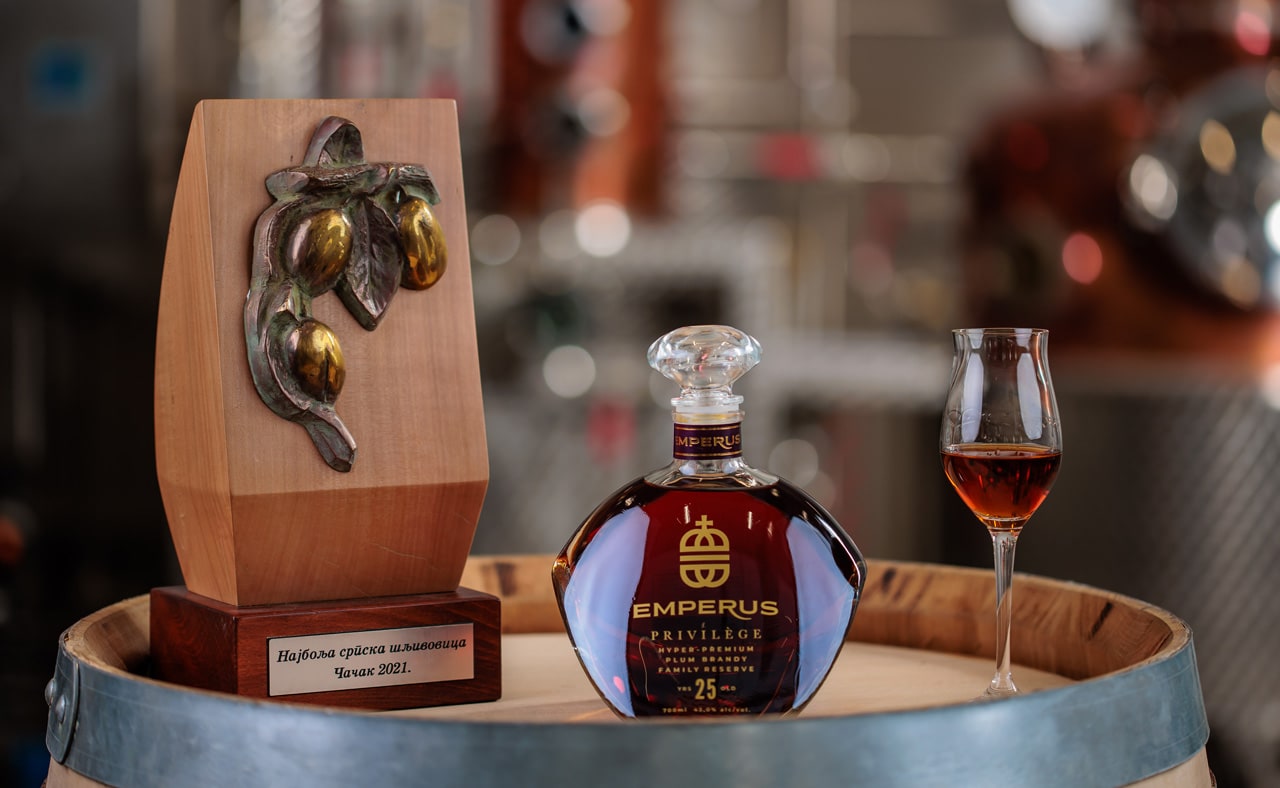 Najbolja srpska sljivovica nagrada i rakija Emperus Privilege